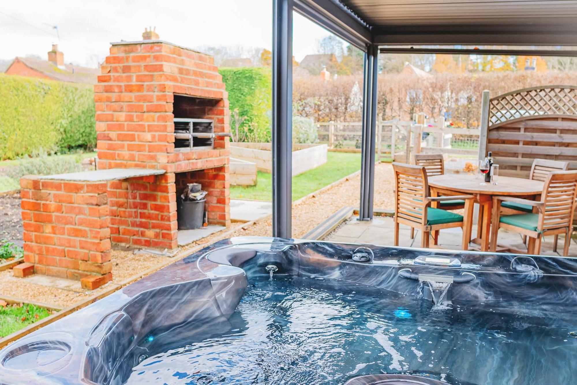 Cottage With Hot Tub - Near Cheltenham And Tewkesbury Bagian luar foto